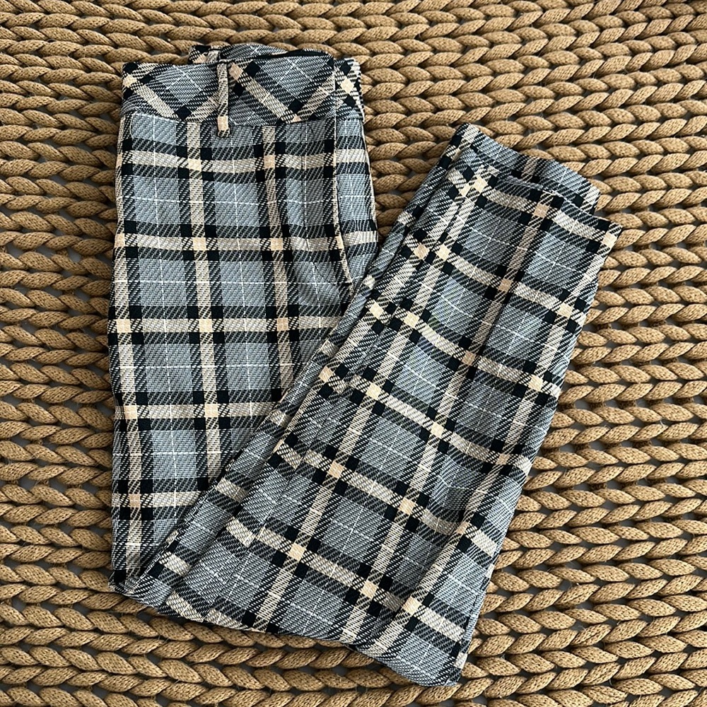 Women’s plaid work pant. Not my size..